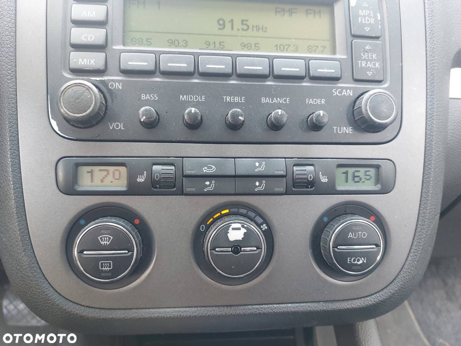 RADIO ODTWARZACZ + PANEL NAWIEWU + RAMKA KRATKI NAWIEWU VW JETTA V - 2