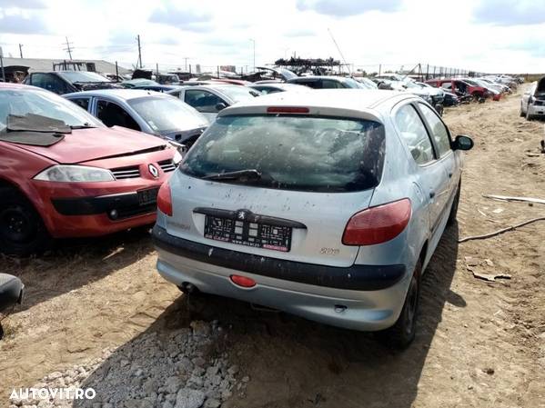 Dezmembrez Peugeot 206 - 3