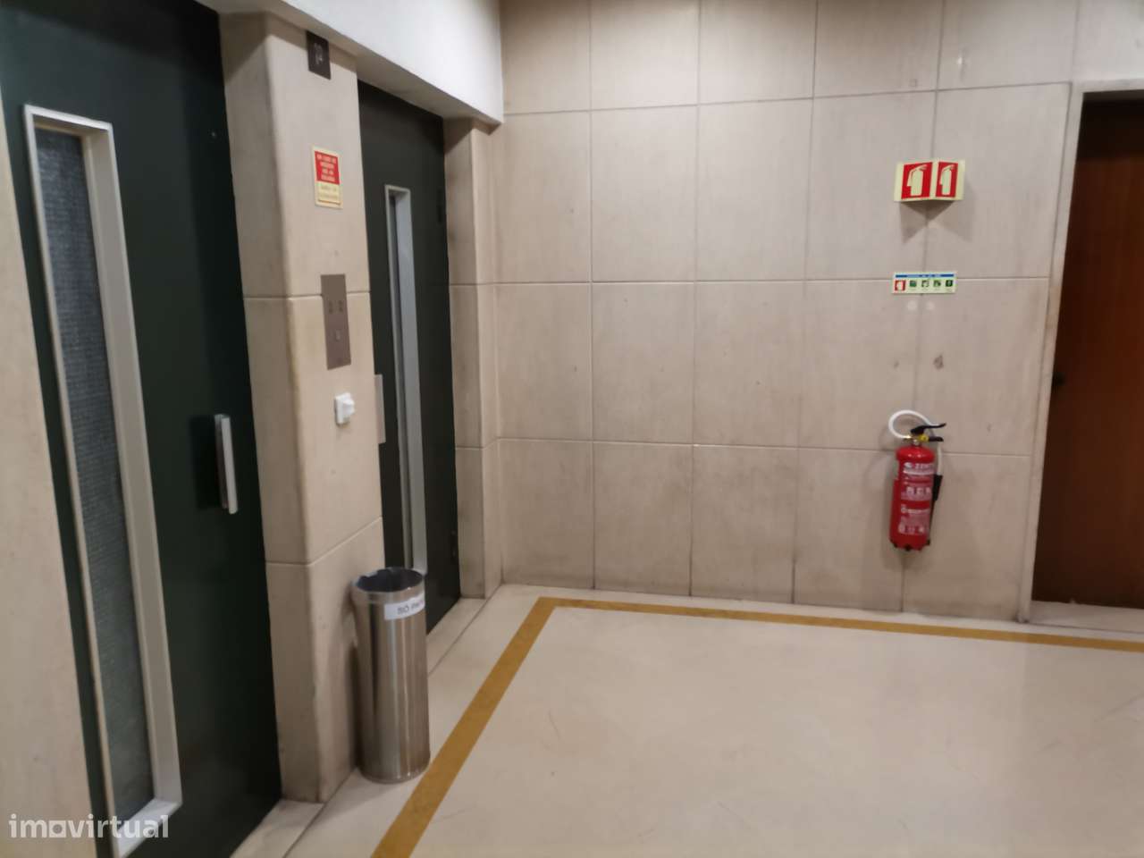 Escritório c/luz natural, próximo Av Liberdade, parqueamento, terraço-15