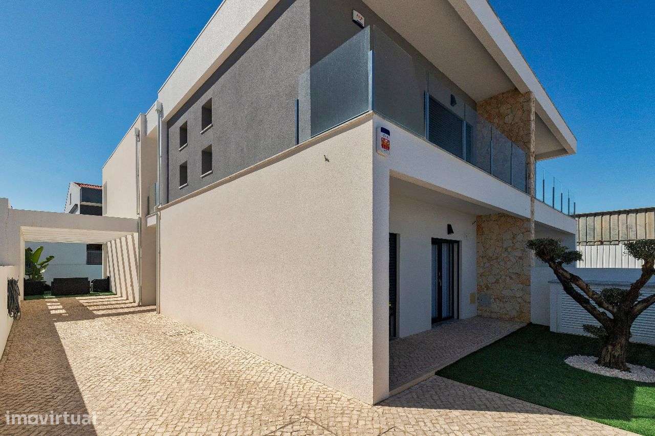 FERNÃO FERRO - Soberba Moradia T4 de 2023! OPORTUNIDADE! - Grande imagem: 5/26