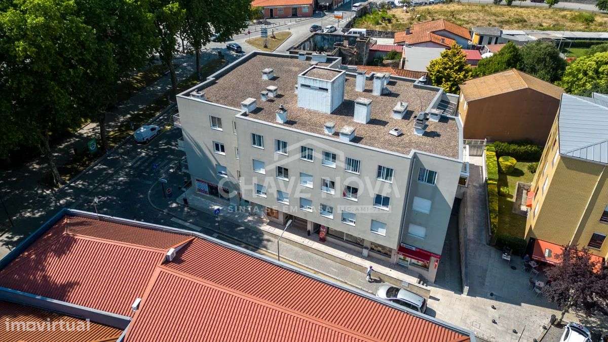 T2 c/ Lugar de Garagem e Arrumos em Custóias (Matosinhos)-9