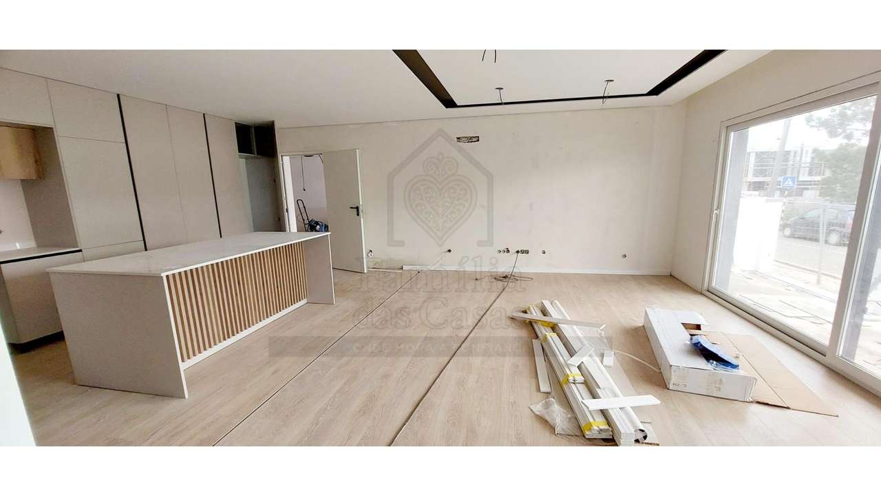 Moradia Isolada T3+1 em Fernão Ferro - Grande imagem: 5/26