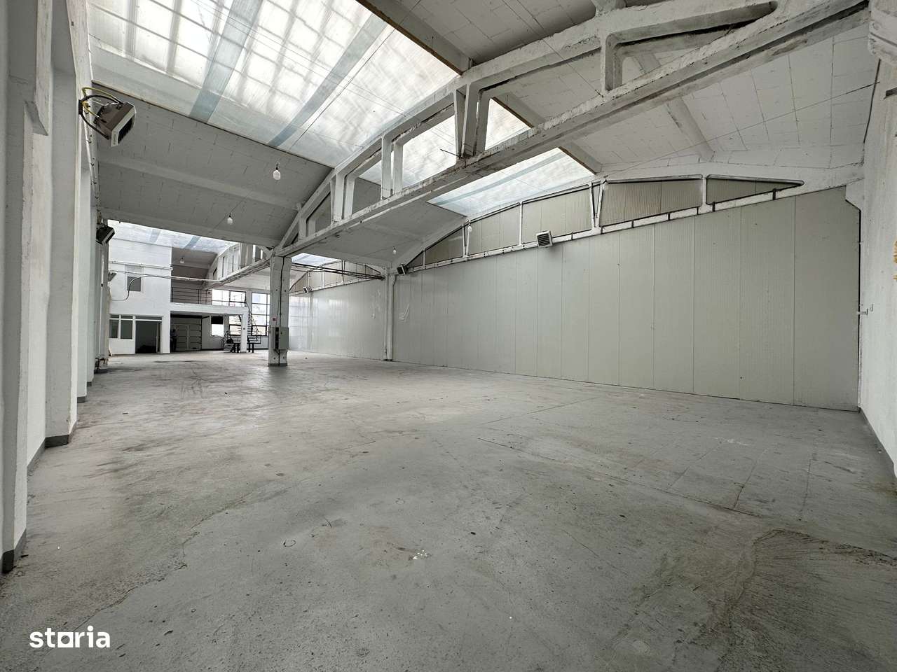 Hala/ spatiu magazin mobila, 247mp, zona Carrefour Felicia - Imagine principală: 2/8