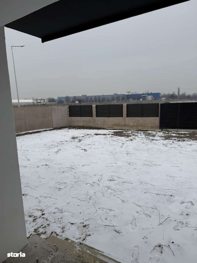 Casă de vânzare , Metro-5