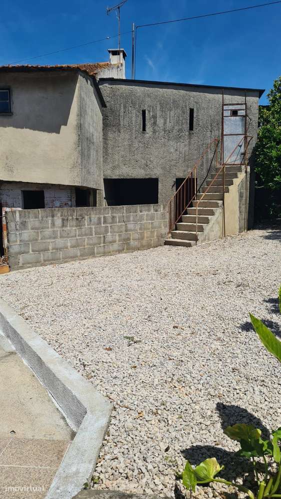 Prédio Parcialmente Recuperado | Angeja – Albergaria-a-Velha - Grande imagem: 5/30