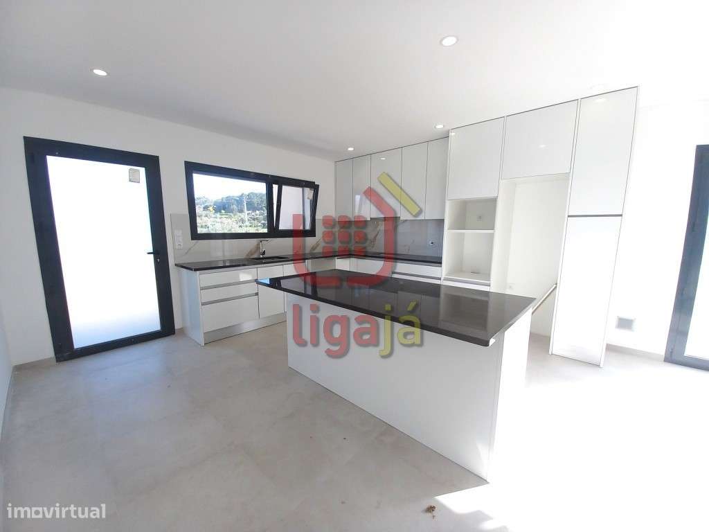 Moradia T3 Geminada em construção, Ourém! - Grande imagem: 5/25