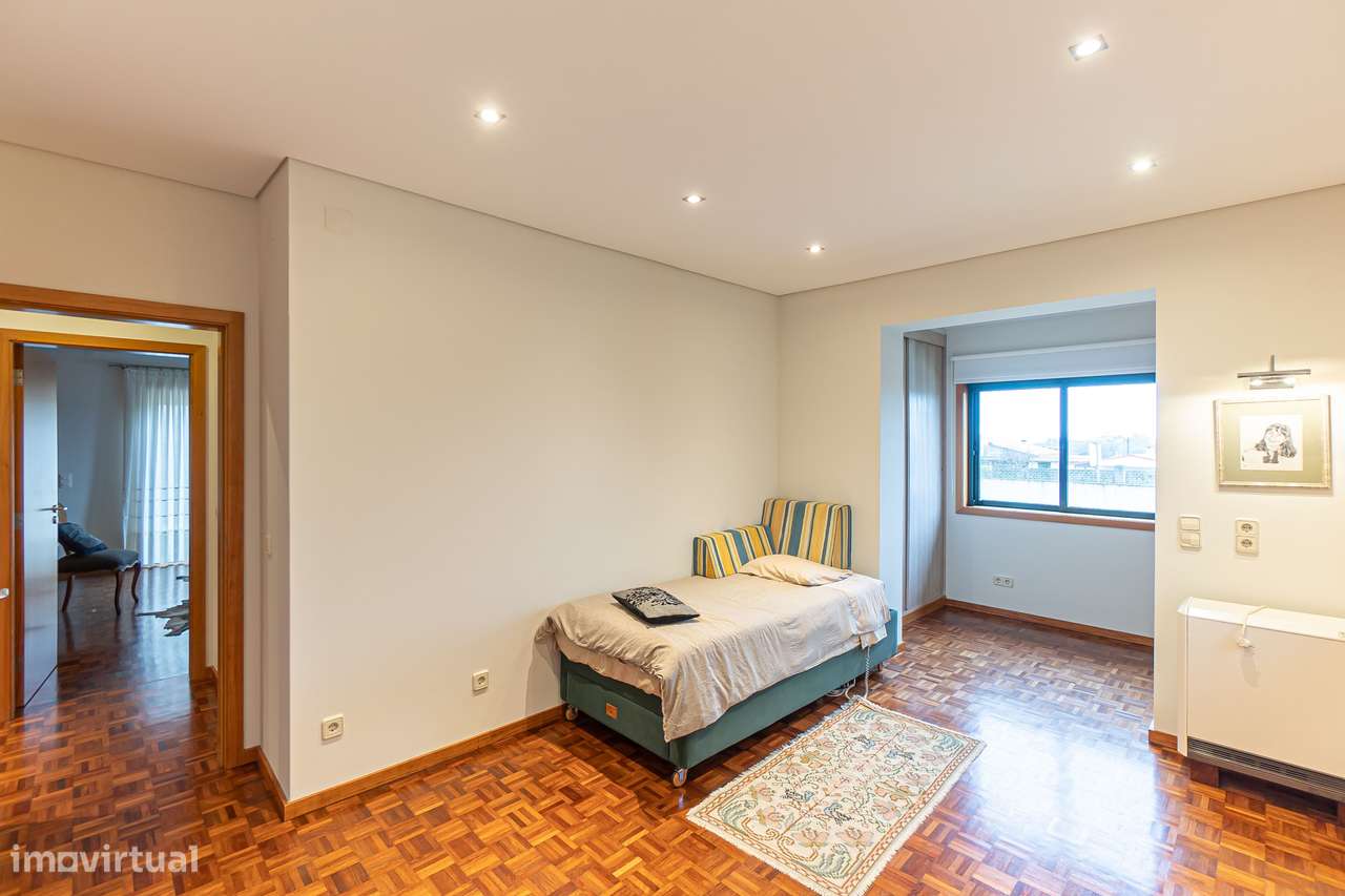 Moradia T3+1 Renovada com Vista Mar | Esmoriz-11