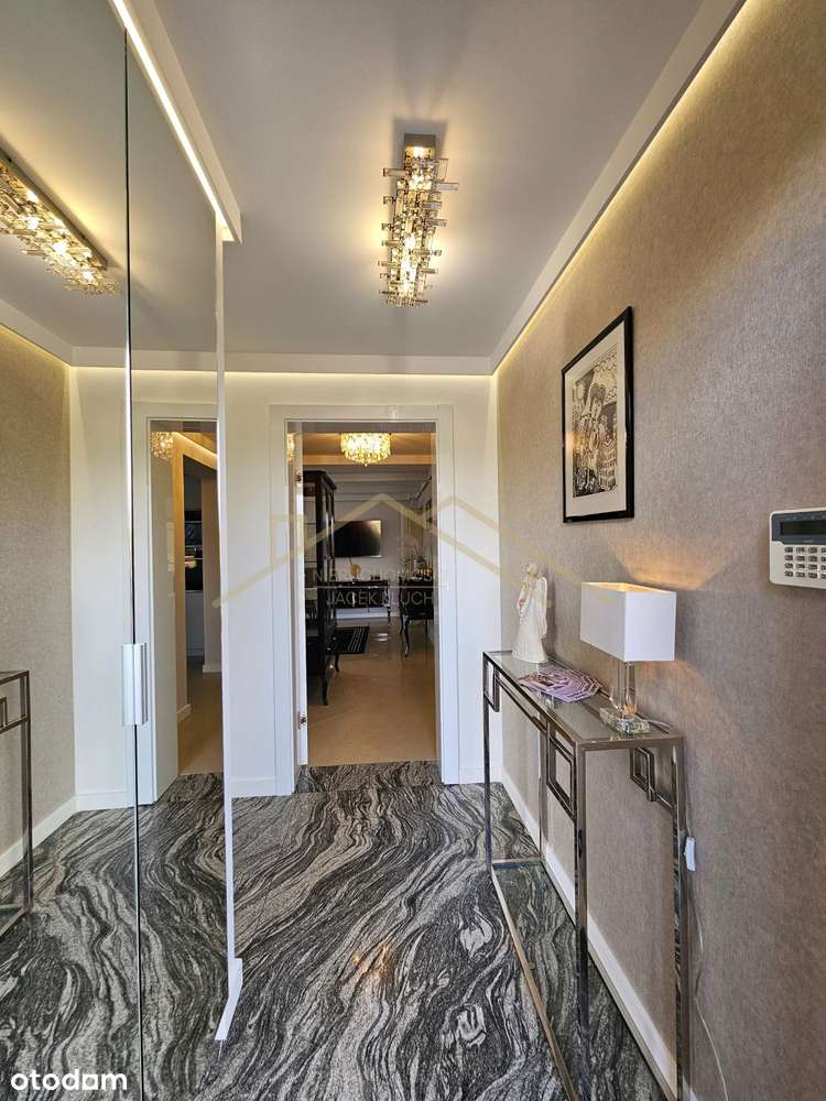 Nowoczesny Dom wolnostojący w Nawozie! Do Wejścia !-17