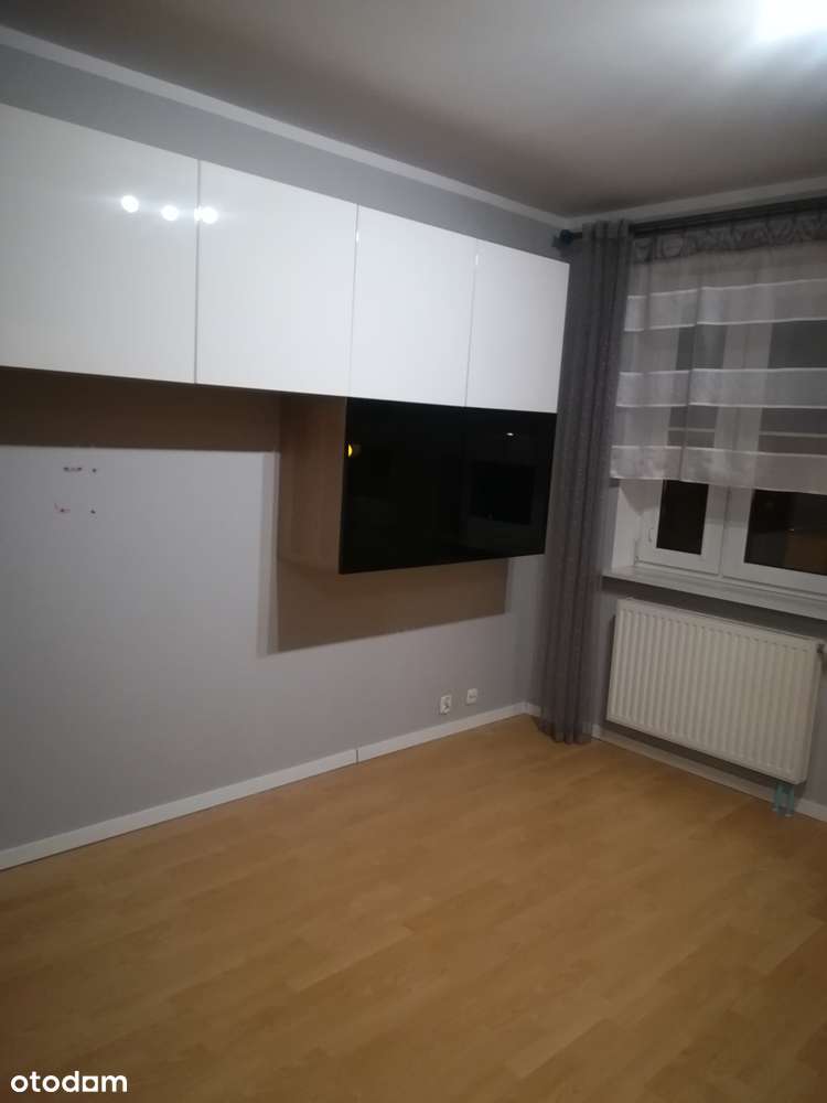 Dwupokojowe mieszkanie z balkonem! Gotowe do zamieszkania! pod wynajem-0