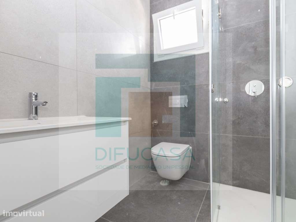 Moradia Isolada T4 Duplex com Piscina e Garagem-44