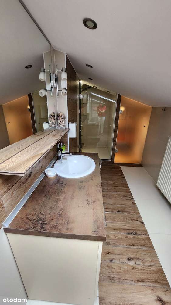 Przestronne 4-pokojowe mieszkanie z ogrzewaniem gazowym-8