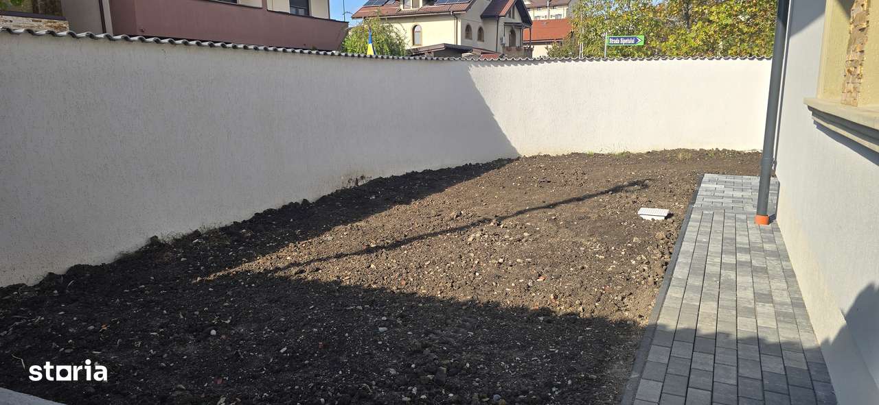 Casă 4 camere , Asfalt, toate utilitățile-12