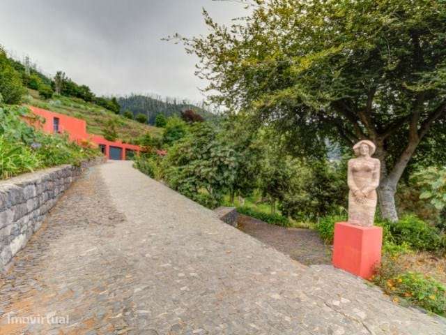 Quinta de Luxo com Duas Moradias e Vista Mar – Um Refúgio Exclusivo no-15