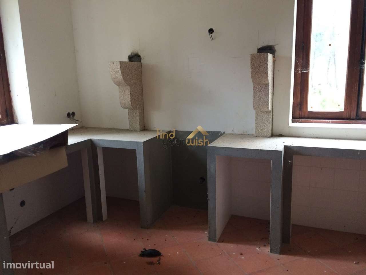 Espetacular moradia T9 de traça tradicional, com dois pisos, no coraçã-21