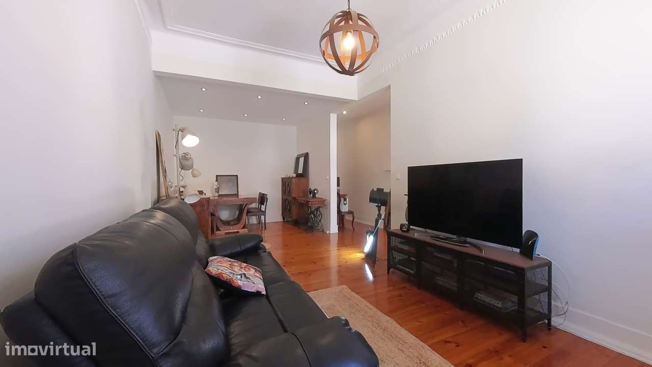 T2 mobilado/equipado; renovado; 2 C. Banho; vista lateral de rio - Grande imagem: 5/57