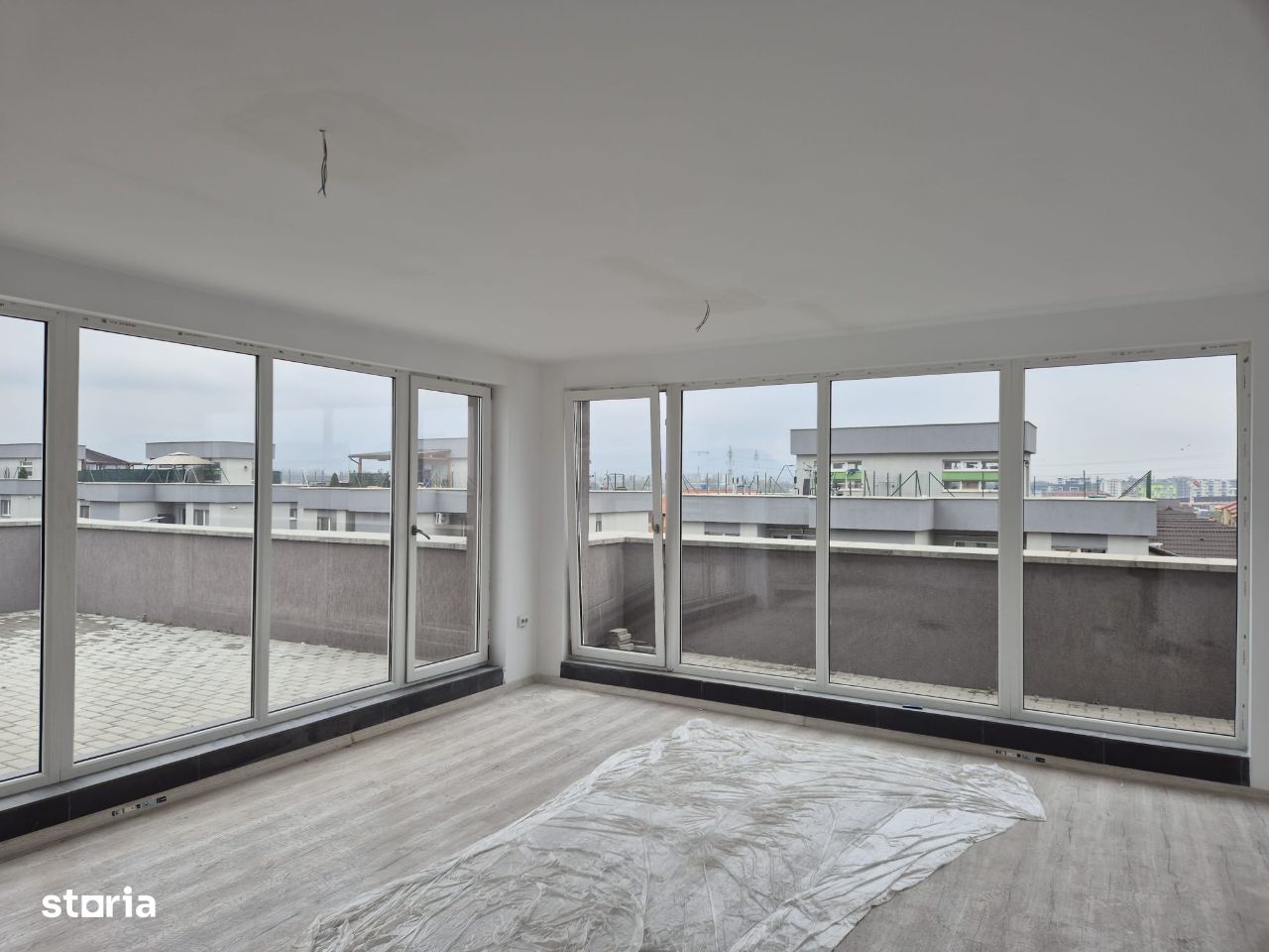 Apartament tip PENTHOUSE cu terasa de 60 mp!Parcare inclusa! - Imagine principală: 1/6