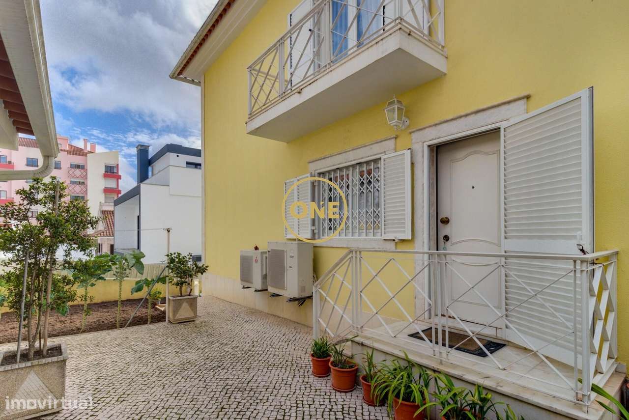 Moradia T4 com Jardim e Garagem na Ramada, Odivelas-53