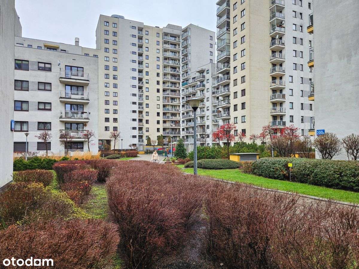 Metro 3 min.  Dwustronne  Loggia  Miejsce post.-16