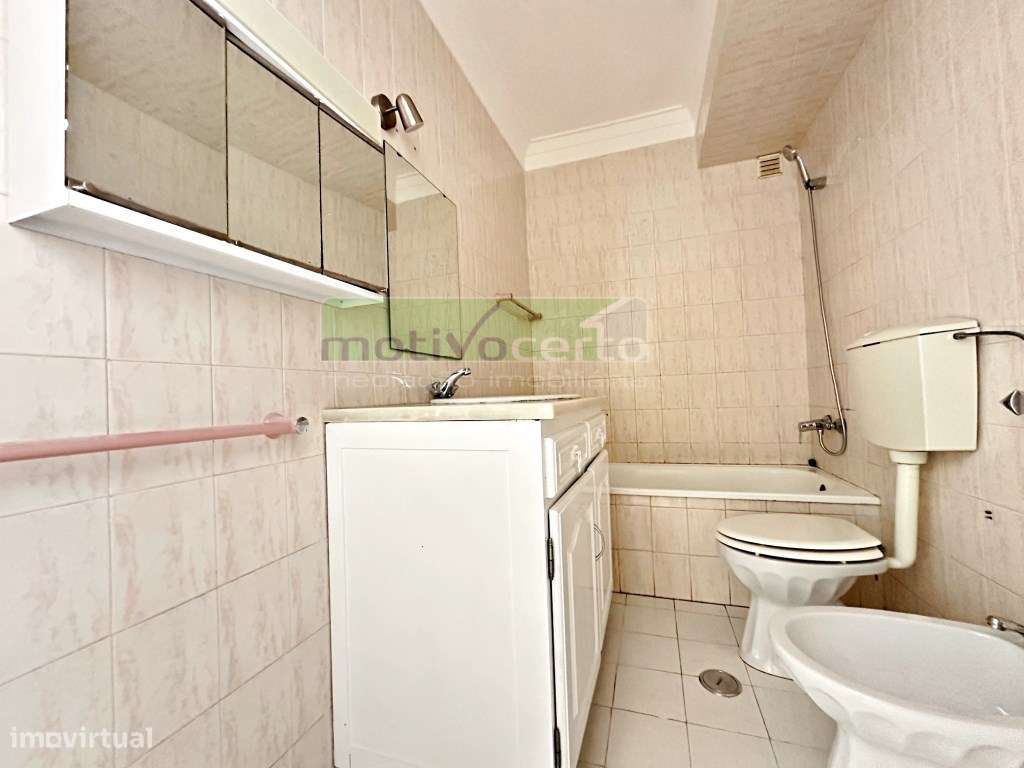 T1 com Varanda e Parqueamento. Vista para a Praia do Magoito-12