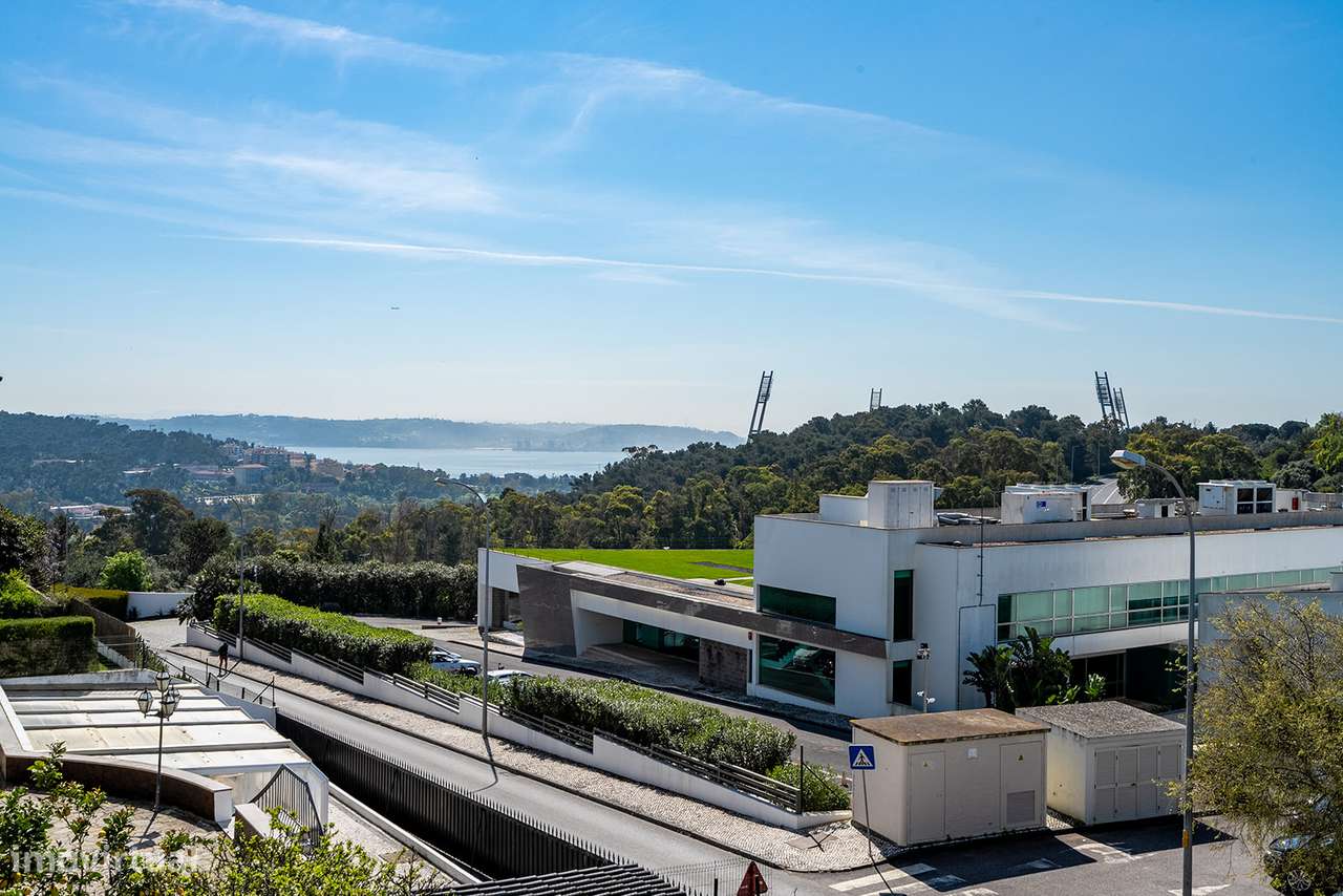Moradia Geminada T4 em Queijas, Oeiras com Jardim Privativo-12