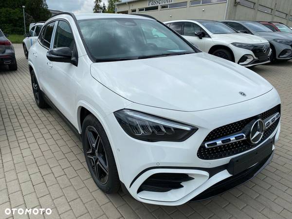 Mercedes-Benz GLA - 5