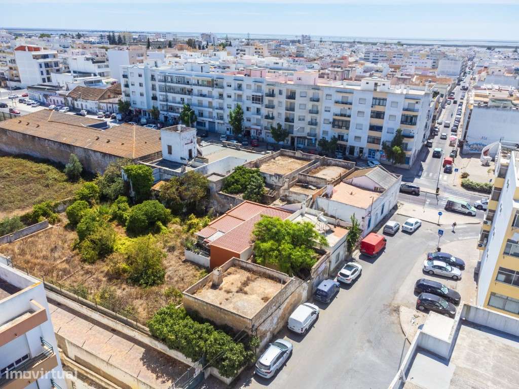 Terreno com Casa em ruínas no Centro de Olhão-41
