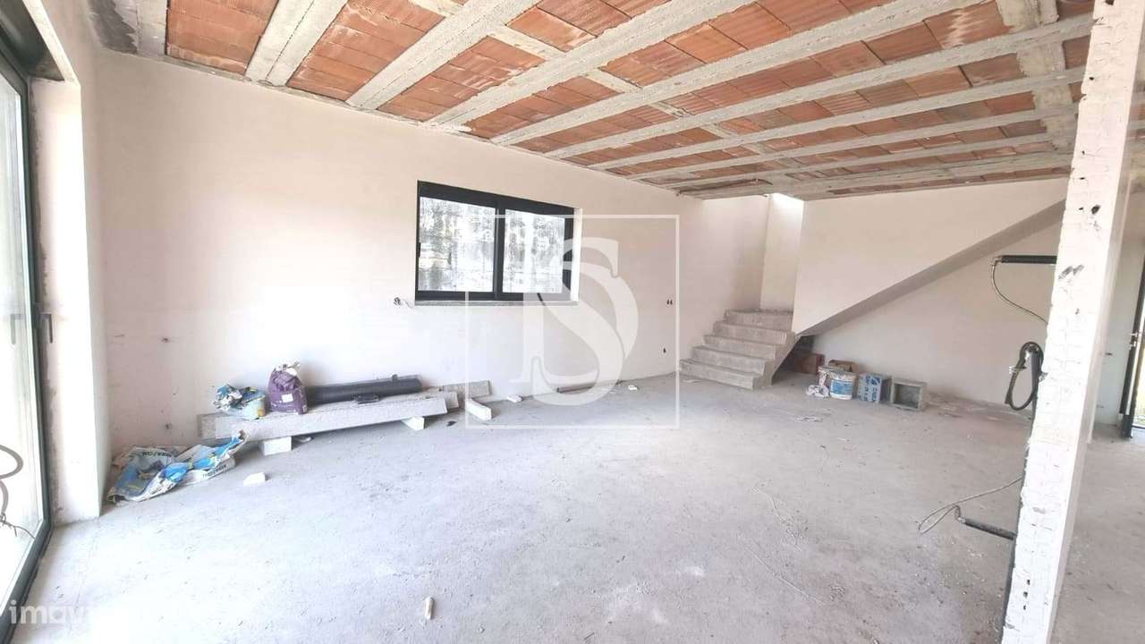 Moradia T3 independente, em construção, na Póvoa de Lanhoso-24