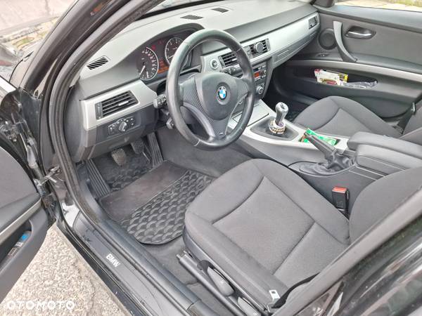 BMW Seria 3 318i - 9