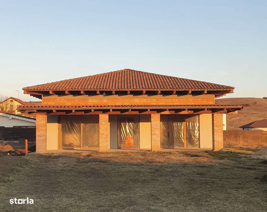 Casa individuala pe un singur nivel cu 743 mp. toate utilitatile Ciugu-1
