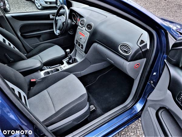 Ford Focus 1.8 Sport - 18