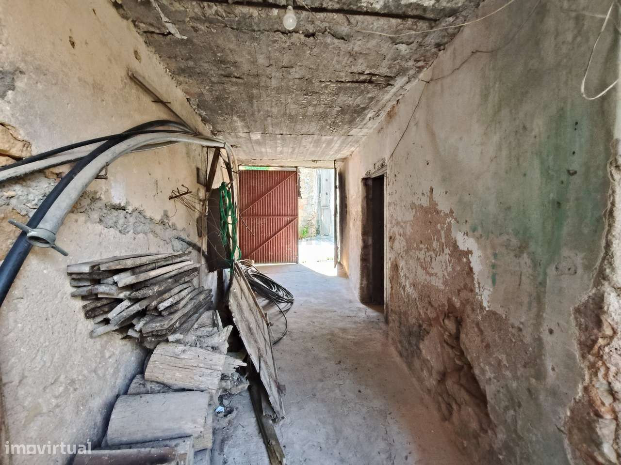 Moradia  para remodelação com Elevado Potencial em Anagueis-12