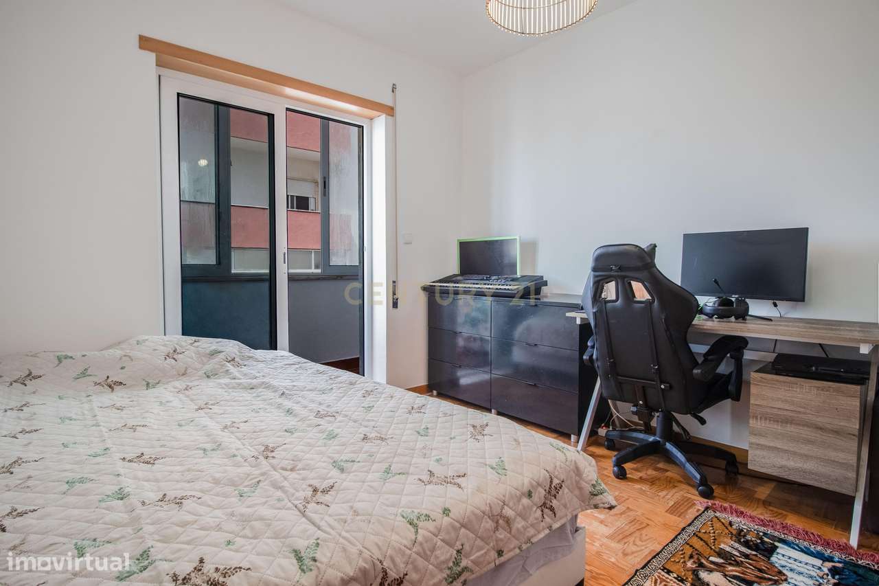 Apartamento T3 em Buarcos, a 900 metros da Praia, com elevador e excel-18