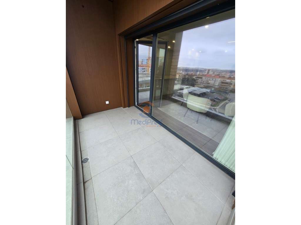 Apartamentos T2 com Varandas e Parqueamentos, em Condomínio Privado... - Grande imagem: 3/74