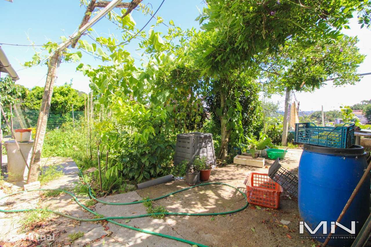 Mini Quinta com Construção Robusta, Poço, Adega e Viabilidade para Seg-31