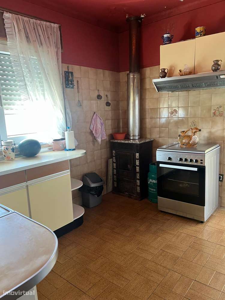 Moradia Isolada com vinha e lagar +  Garagem em Valdigem-12