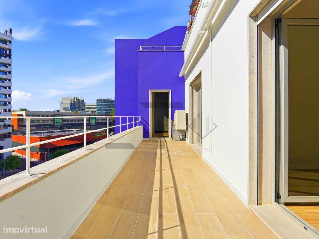 Penthouse T3 (possível T4) com Terraço, plena vista Rio e Garagem, ...-18