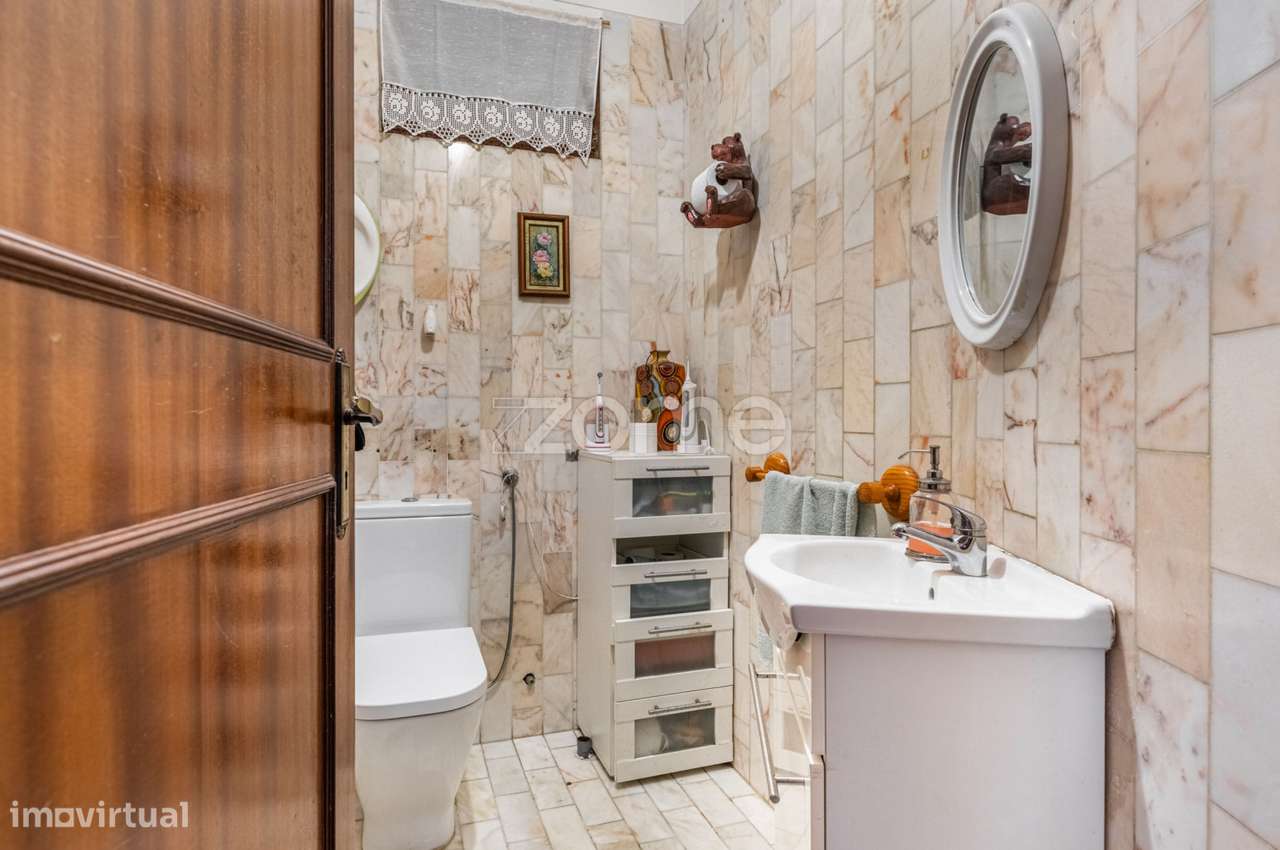 Moradia T4 com Suíte em Nogueira-3