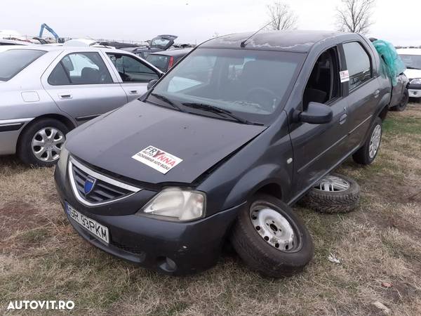 Dezmembram Dacia Logan - 1