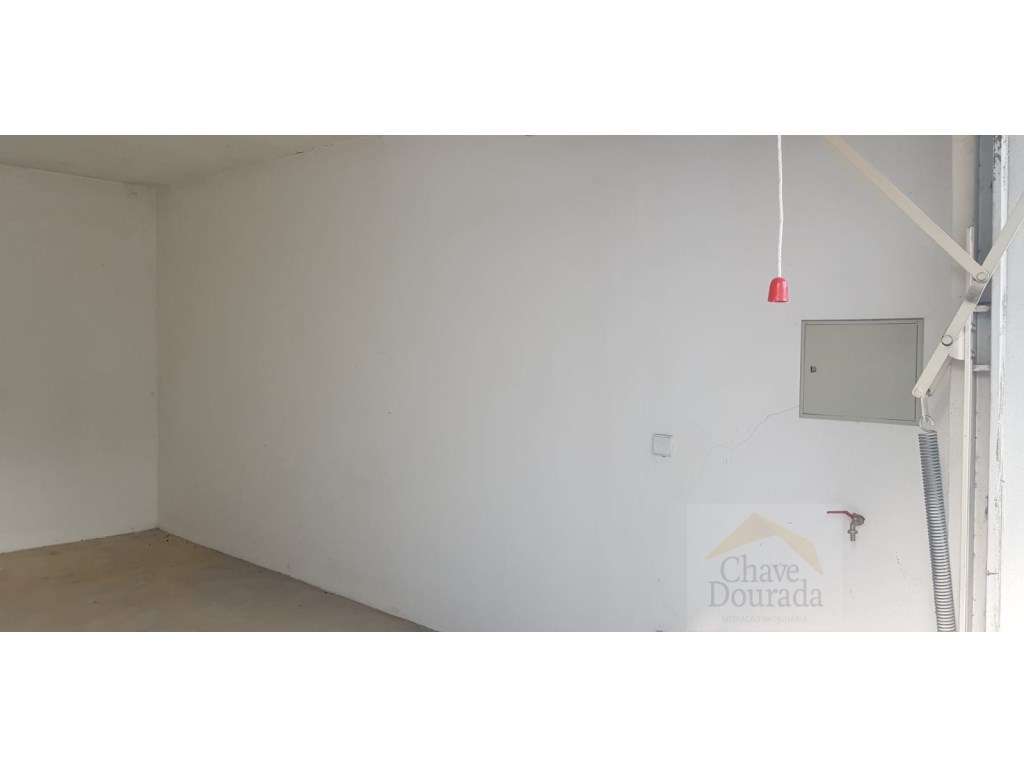 Vende-se 2 garagens com 18m2 cada, na Estrada de Eiras - Grande imagem: 5/8