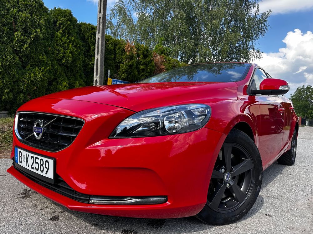 Volvo V40 II D2 Momentum 2015