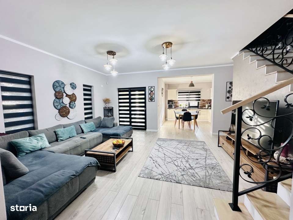 Duplex despartit prin garaj cu 5 camere - Dumbravita - Imagine principală: 2/11