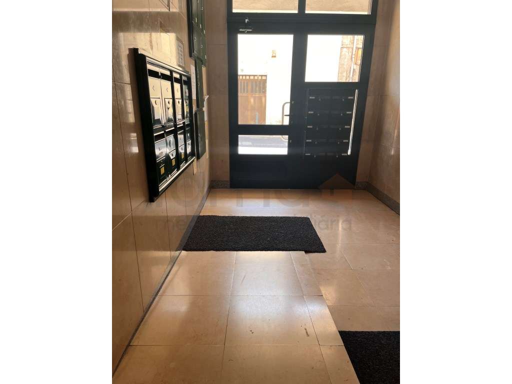 T4+1 no Centro da Amadora ideal para famílias-28