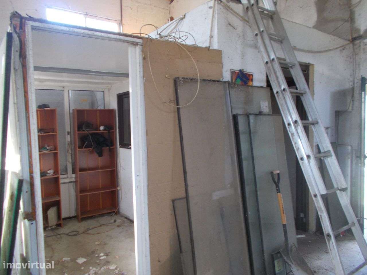 Armazém 150 m2 e Terreno 10670 m2-7