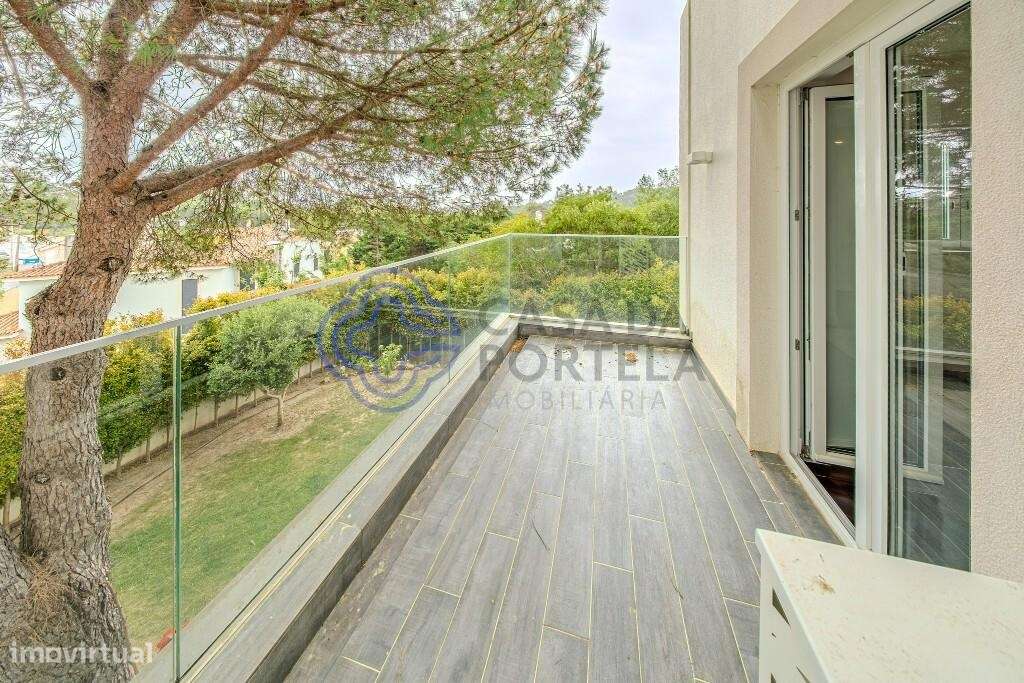 Apartamento Duplex T5 de Luxo com Terraço, Piscina e Garagem – Estoril-57