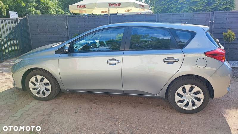 Toyota Auris 1.33 Dual-VVT-i - 6