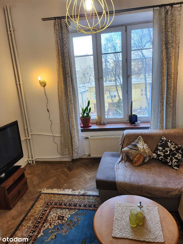 Kawalerka w Śródmieściu z osobną kuchnią - Pełny obrazek: 4/10