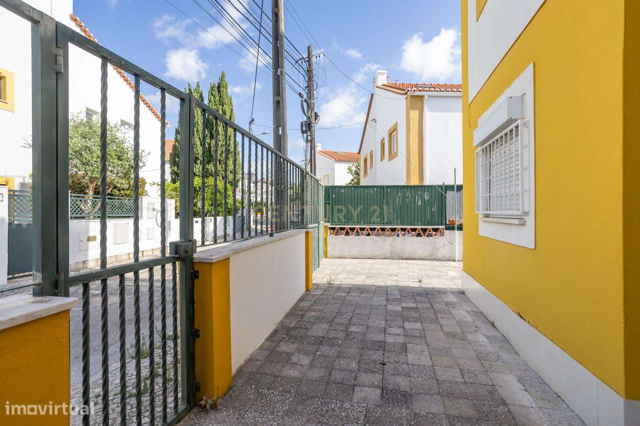 ** RESERVADA **Moradia no Bairro do Pombal – Cova da Piedade, Almada - Grande imagem: 4/33