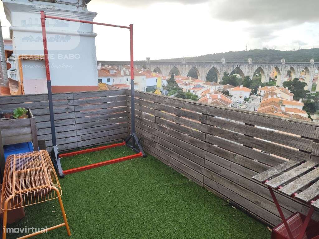 **Apartamento T1 em Campolide com Vista Deslumbrante sobre Monsanto**-37