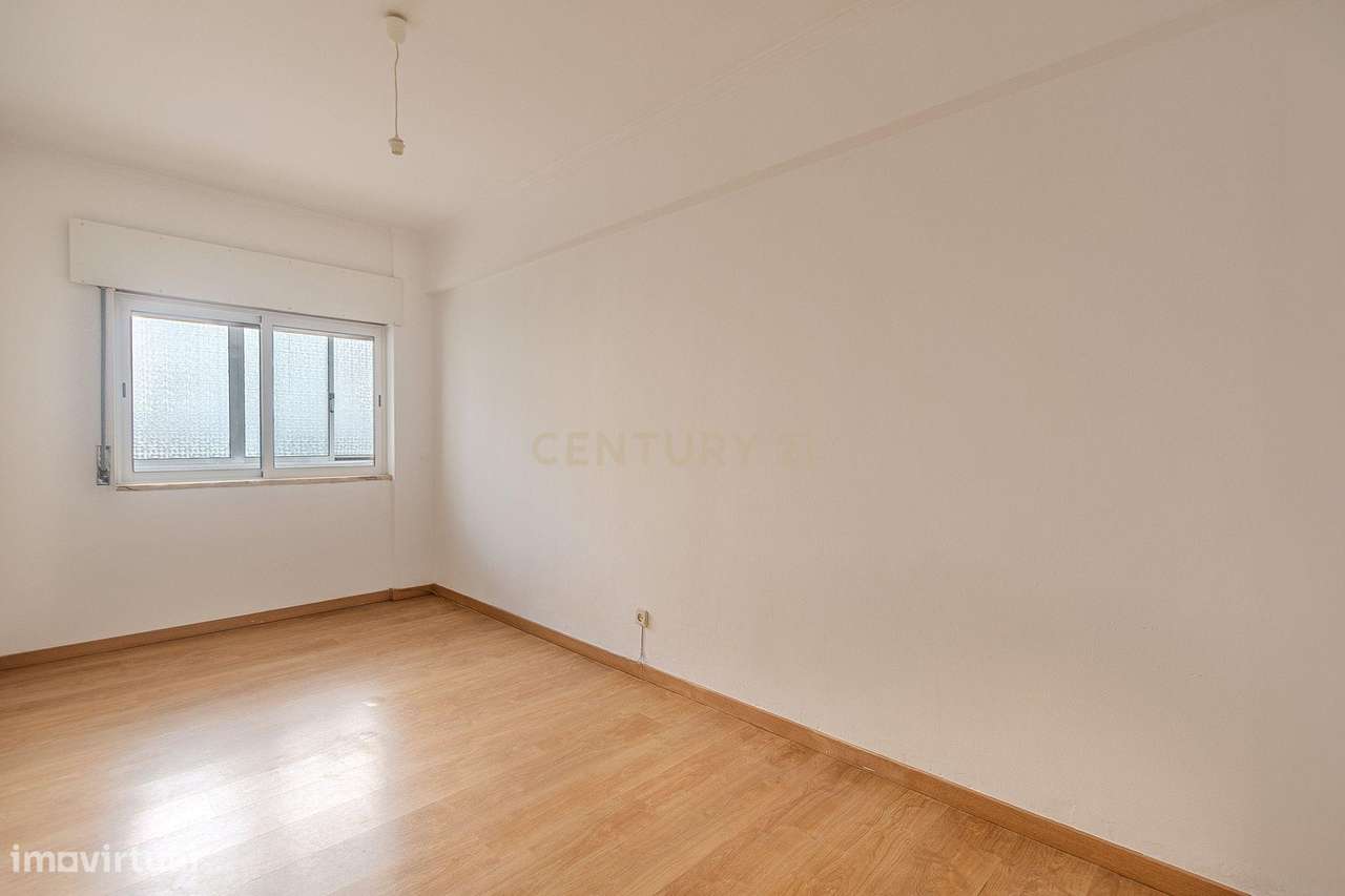 *Oportunidade: Apartamento T2 Remodelado na Baixa de Faro!*-21