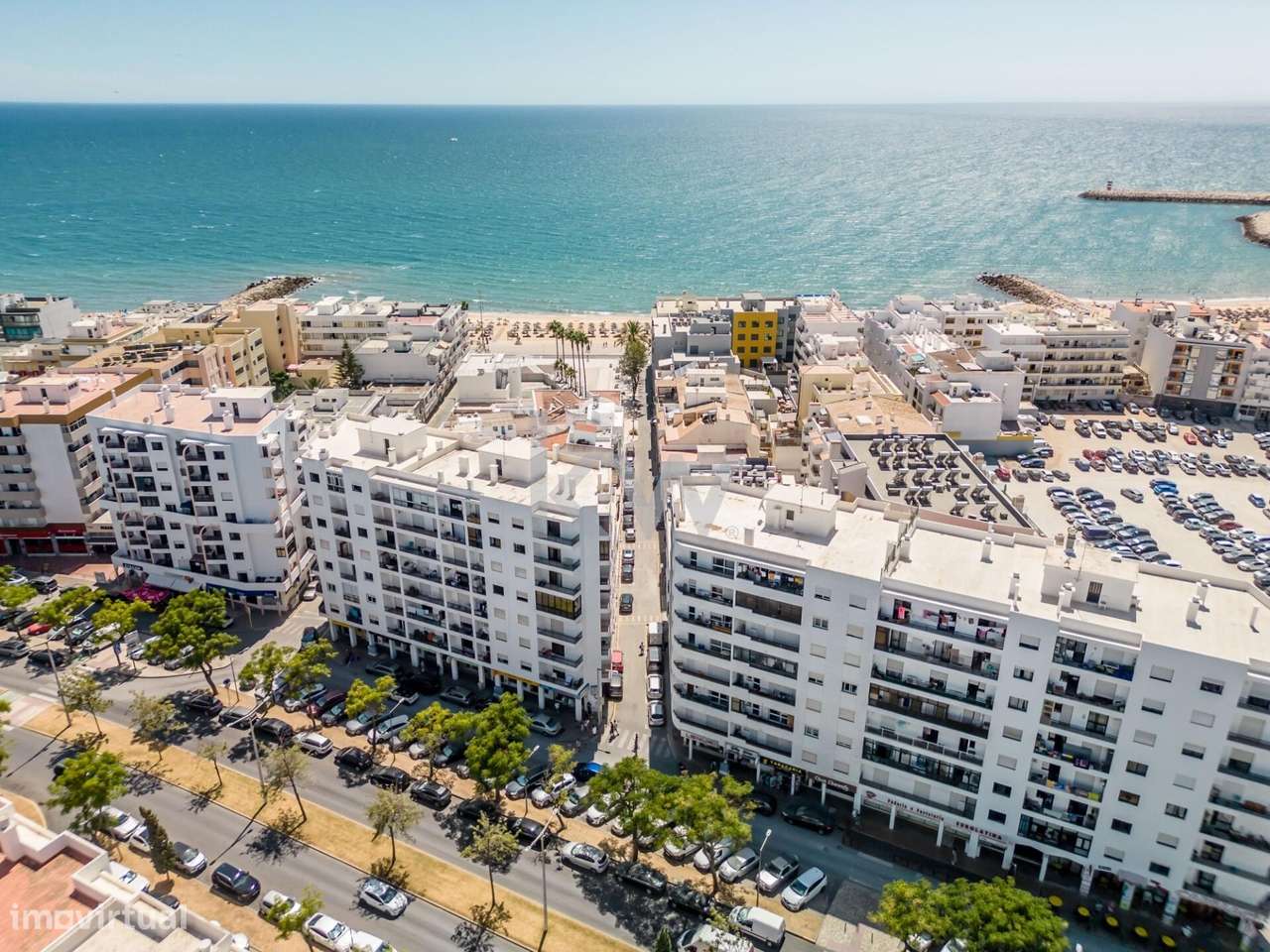 São 3 assoalhas com parqueamento a 142 metros da areia! - Grande imagem: 5/19